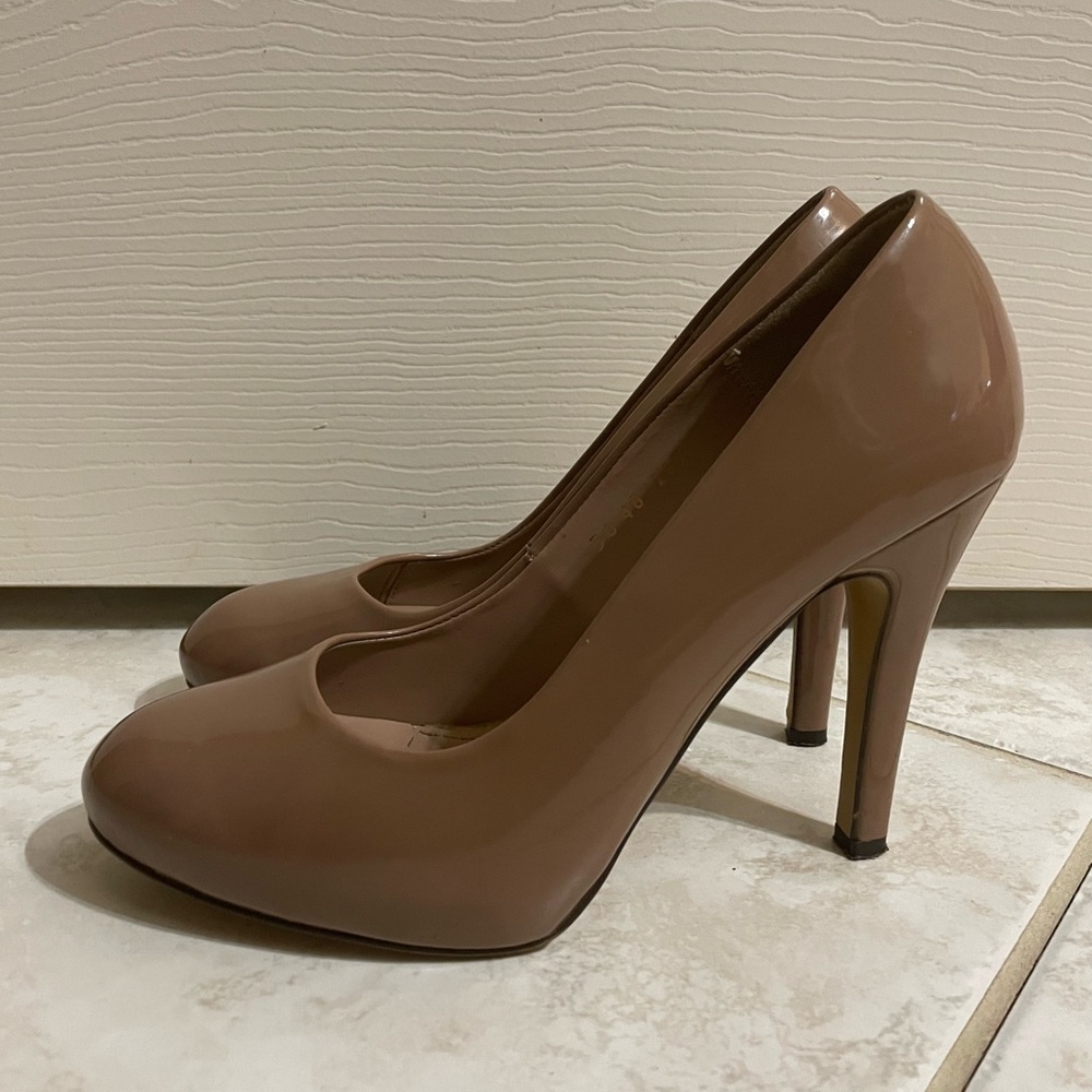 Dorothy Gaynor Heels